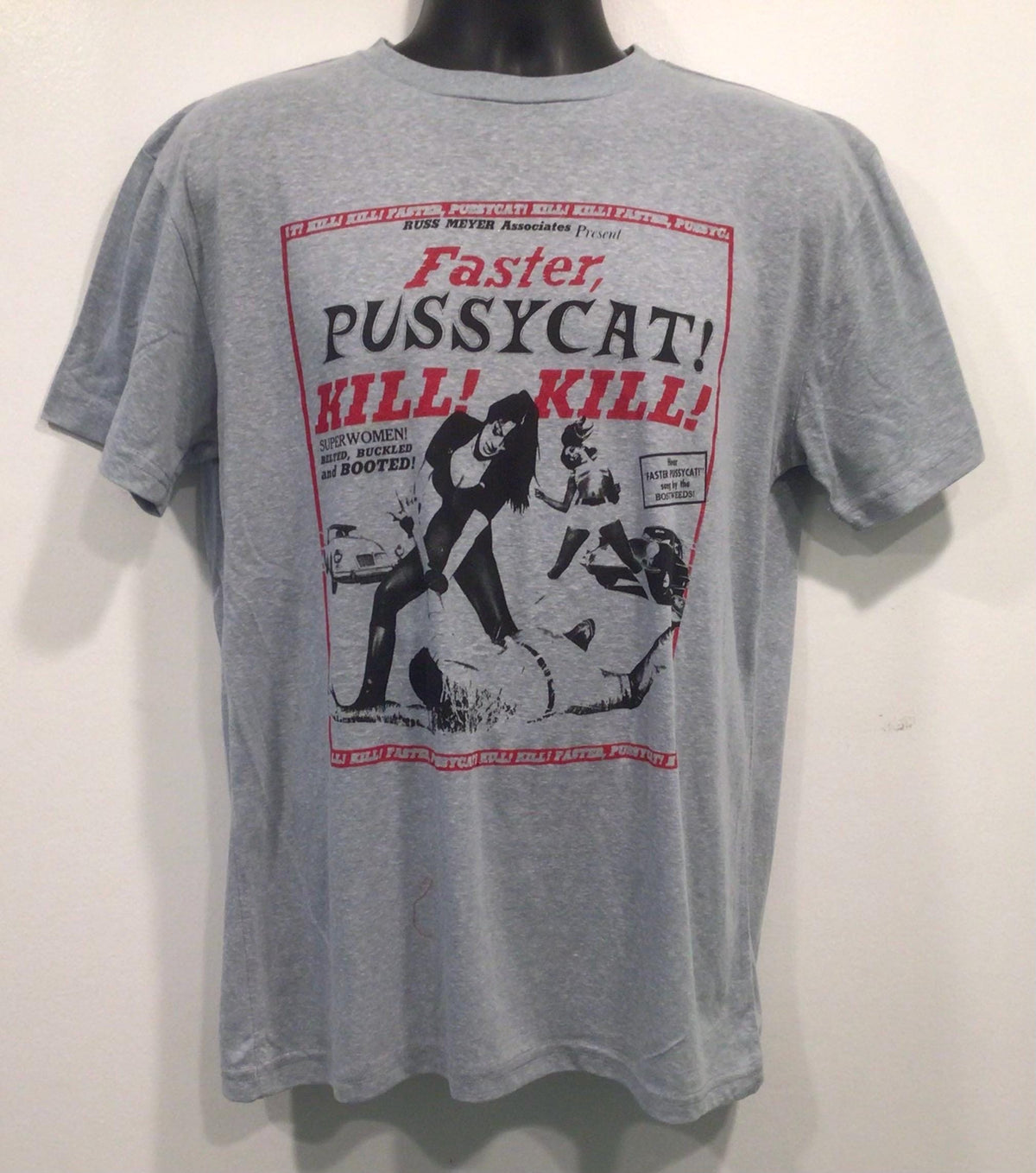 Vintage Pussycat tee size M j436 Graphic Tee – Warm & Stylish · Must-Have Style