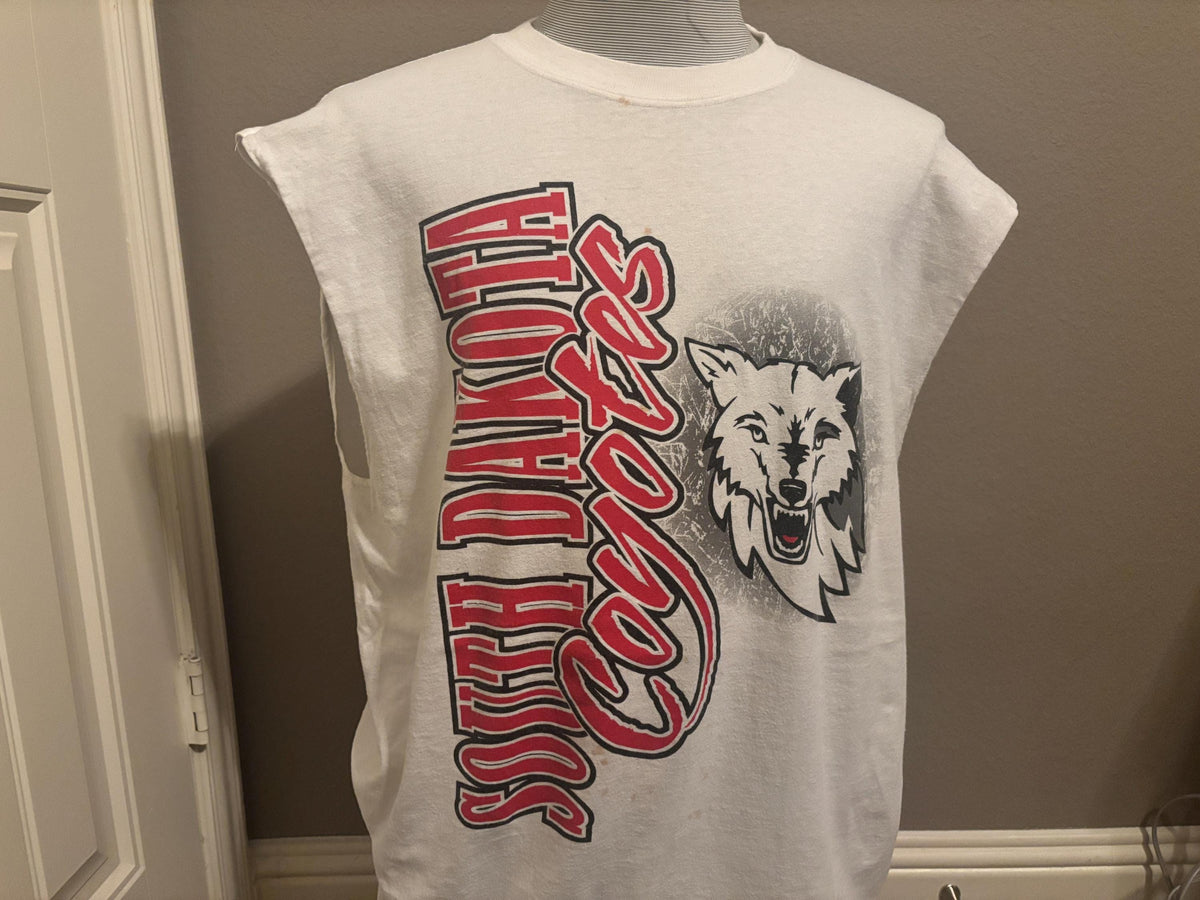 Vintage 90s South Dakota Coyotes Sleeveless Tshirt XL Graphic Tee – Fan Favorite · High-Quality Print