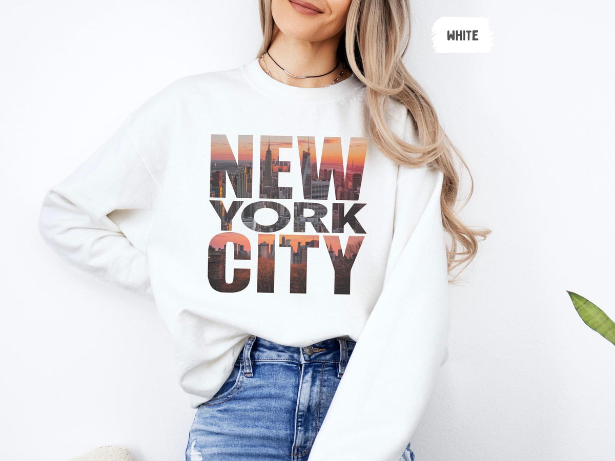 New York City Sweatshirt NYC Unisex Crewneck Jumper Big Apple Pullover Urban Graphic Apparel Cityscape Sweater Sweatshirt – Warm & Stylish · Great Gift For Fans