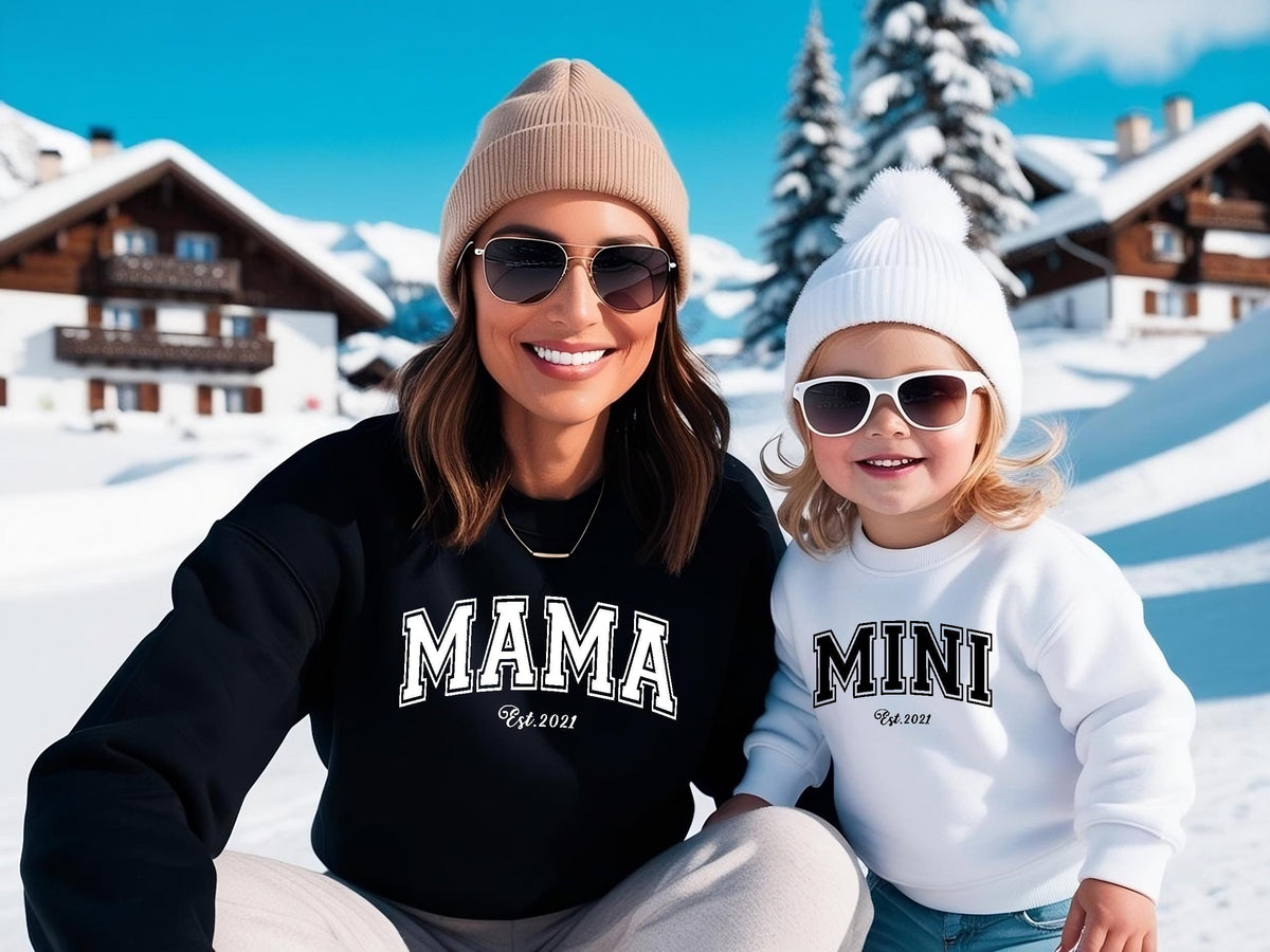 Gemtliches Familien Sweatshirt Set Personalisierte MamaPapaMini mit GeburtsjahrPartnerlook FamilieFamilienoutfitFamilien Pullover Sweatshirt – Warm & Stylish · Great Gift For Fans