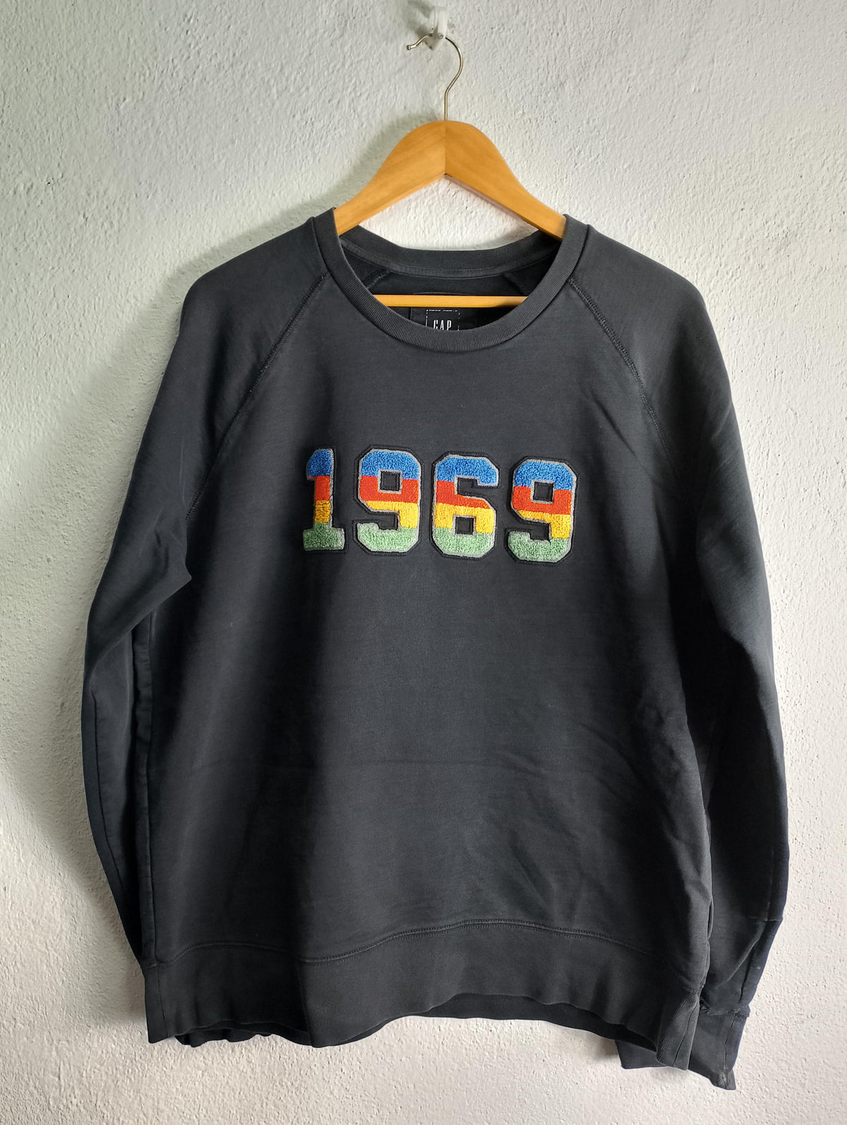 Gap crewneck sweatshirt XL Sweatshirt – Fan Favorite · High-Quality Print