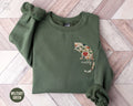 Custom Floral Cat Sweatshirt with Name Floral Cat Mama Sweater New Cat Owner Wildflower Cat Lover Crewneck Personalized Mothers Day Gift Sweatshirt – Cozy Vibes · Great Gift For Fans