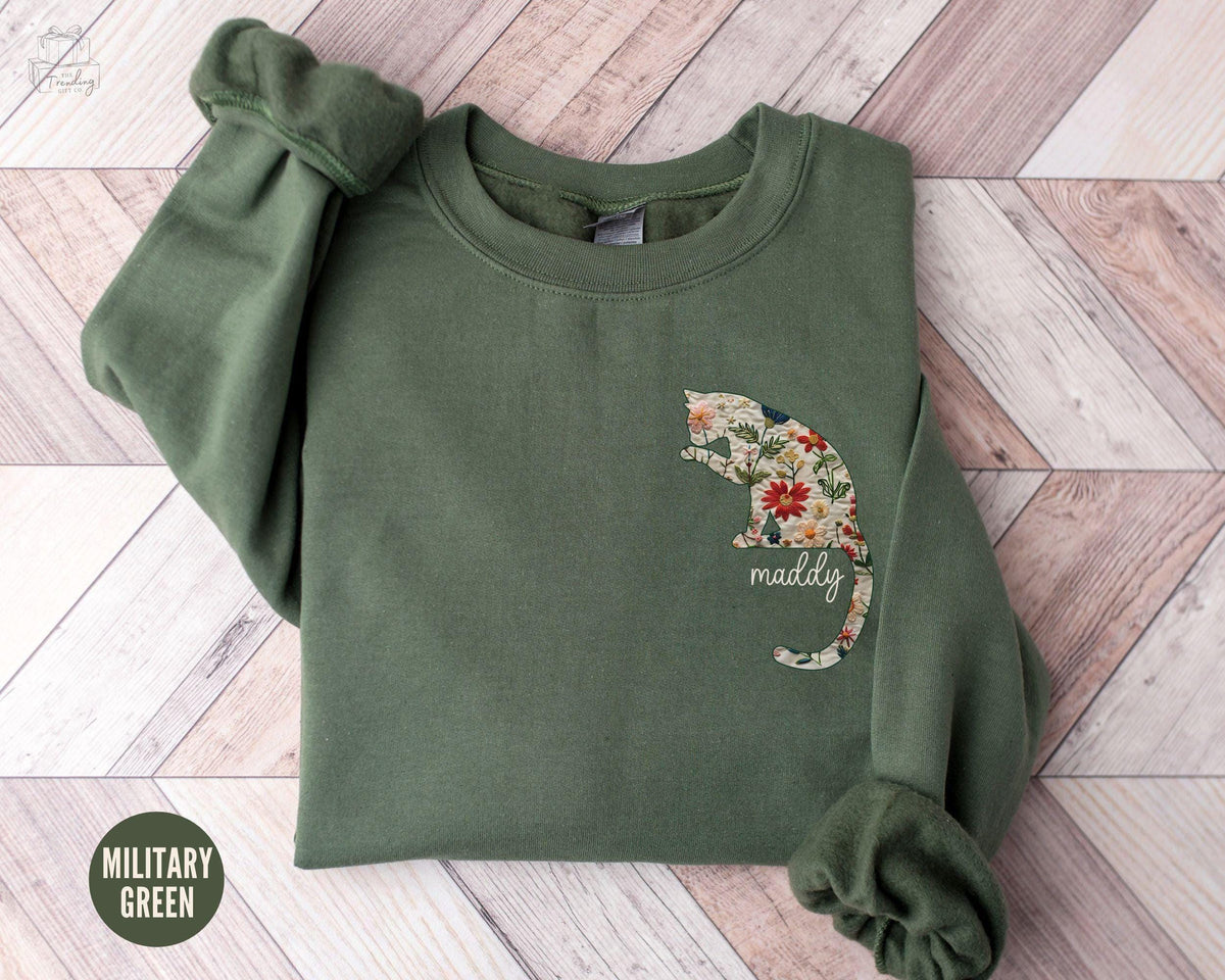 Custom Floral Cat Sweatshirt with Name Floral Cat Mama Sweater New Cat Owner Wildflower Cat Lover Crewneck Personalized Mothers Day Gift Sweatshirt – Cozy Vibes · Great Gift For Fans