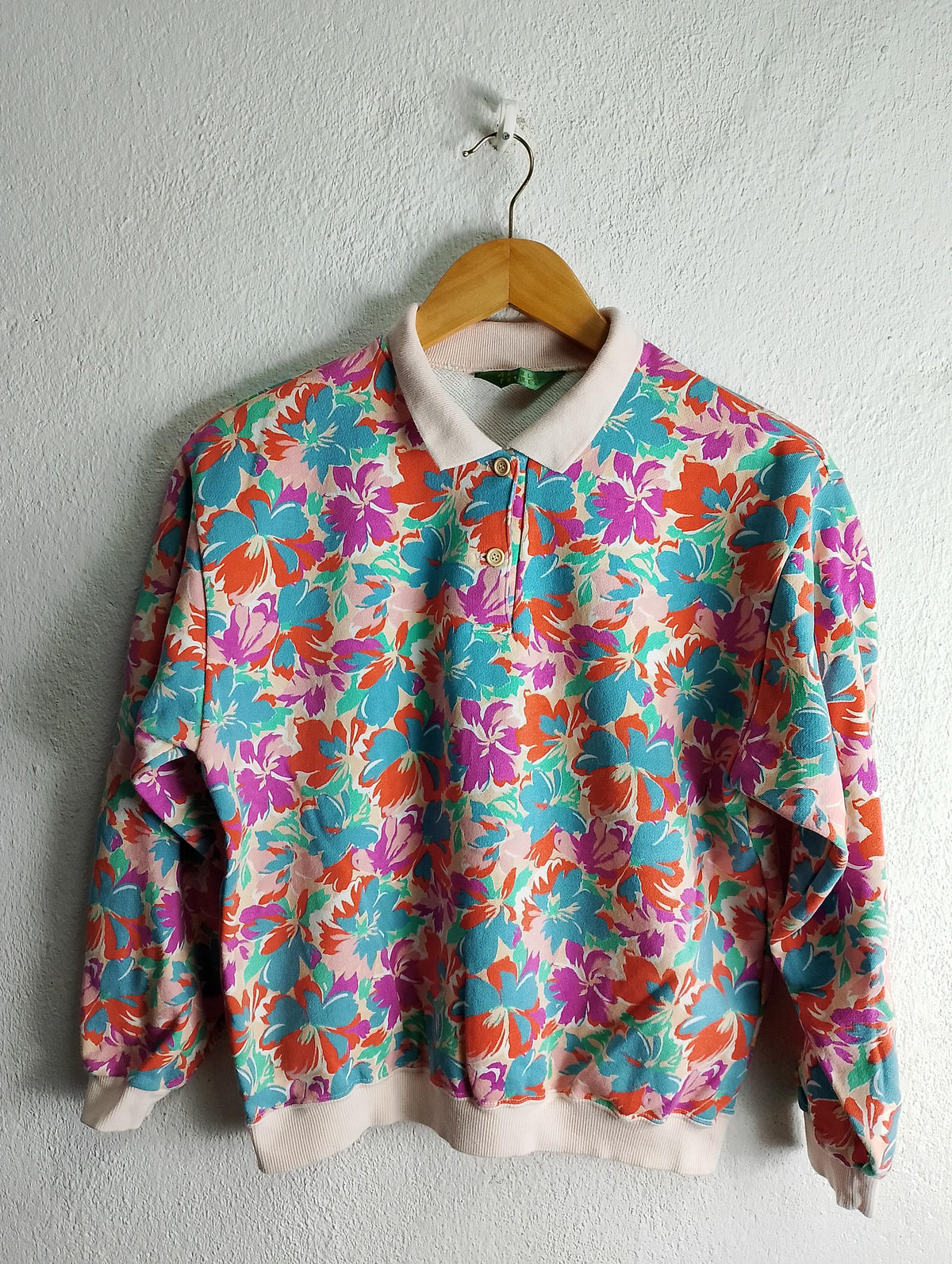 Arnold Palmer floral polo sweatshirt Medium Sweatshirt – Feel-Good Design · Must-Have Style