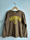 champion Wilmington Delaware Medium crewneck sweatshirt Medium Sweatshirt – Aesthetic Look · Perfect For Daily Wear