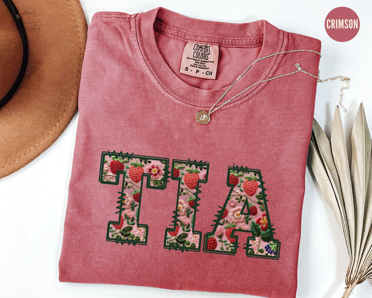 Floral Tia Shirt Strawberry Auntie Comfort Colors New Aunt Tee Promoted to Tia Gift Baby Announcement Latina Auntie Mothers Day TShirt Graphic Tee – Feel-Good Design · High-Quality Print