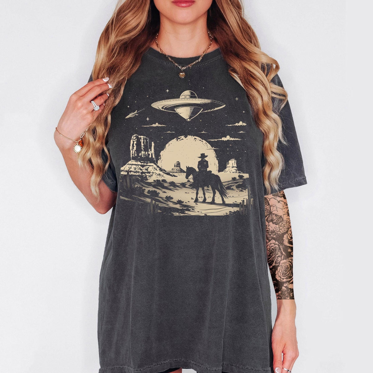 UFO Shirt Retro Boho Tee Unisex Trendy Aesthetic Comfort Colors Shirt Oversized Graphic Tee Graphic Tee – Easygoing Wear · Must-Have Style