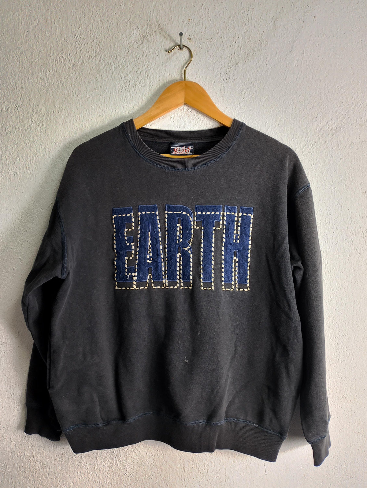 Vintage earth crewneck sweatshirt Large Sweatshirt – Warm & Stylish · Top Pick For Any Outfit
