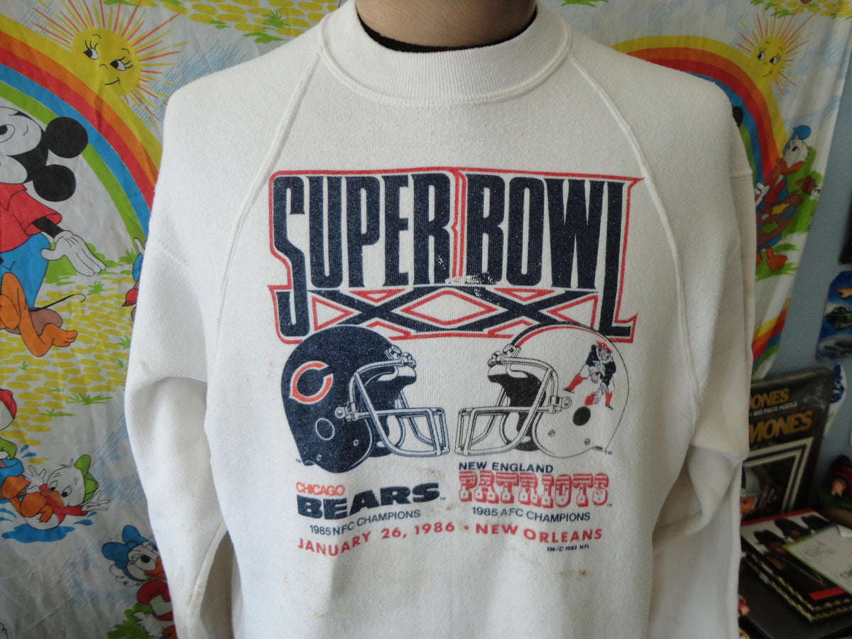 Vintage 8039s Super Bowl XX Chicago Bears vs New England Patriots 1986 NFL White Crewneck Sweatshirt Size L Sweatshirt – Easygoing Wear · Must-Have Style
