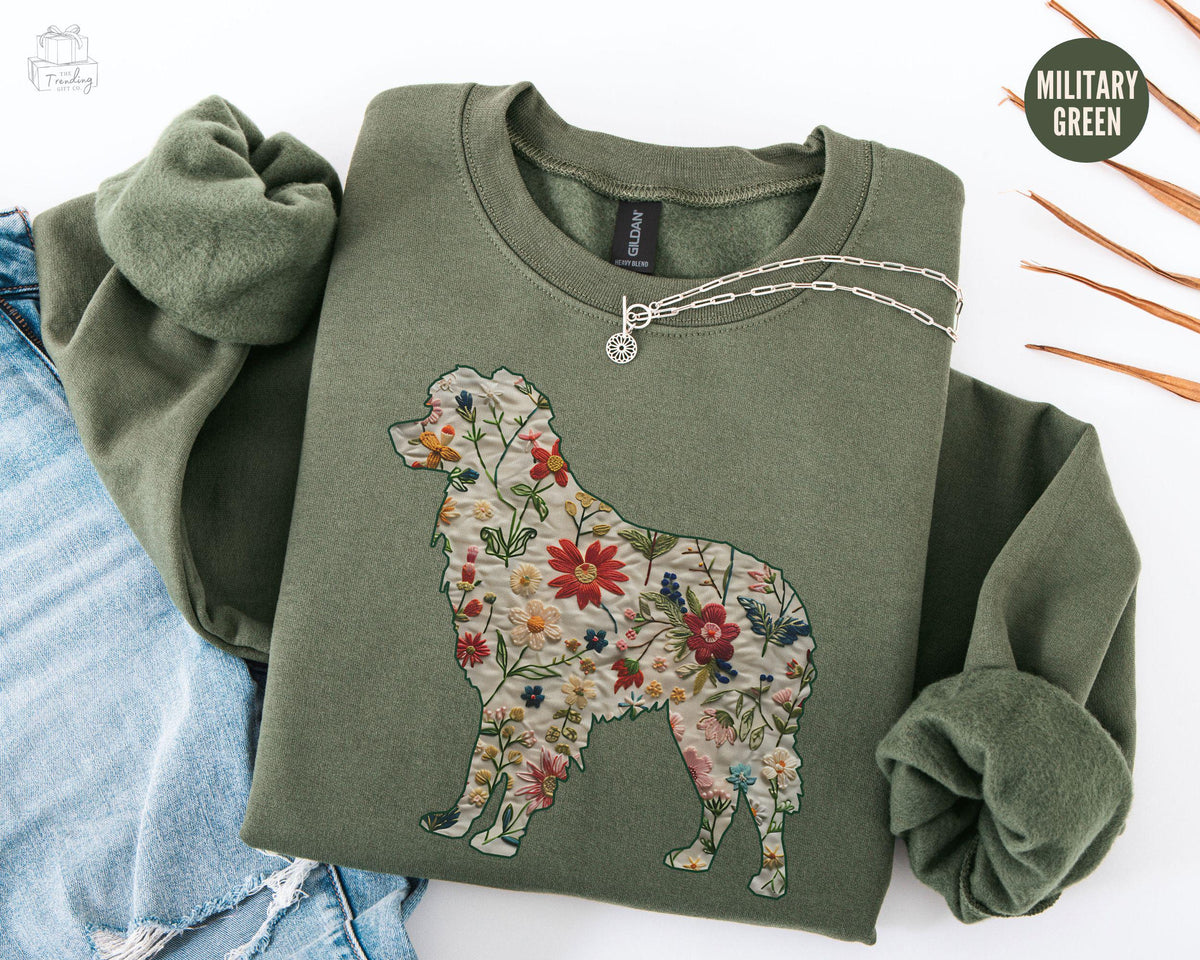 Aussie Sweatshirt Floral Aussie Dog Mom Sweater Australian Shepherd Mama Crewneck New Pet Parent Gift Wildflower Dog Mothers Day Sweater Sweatshirt – Easygoing Wear · High-Quality Print