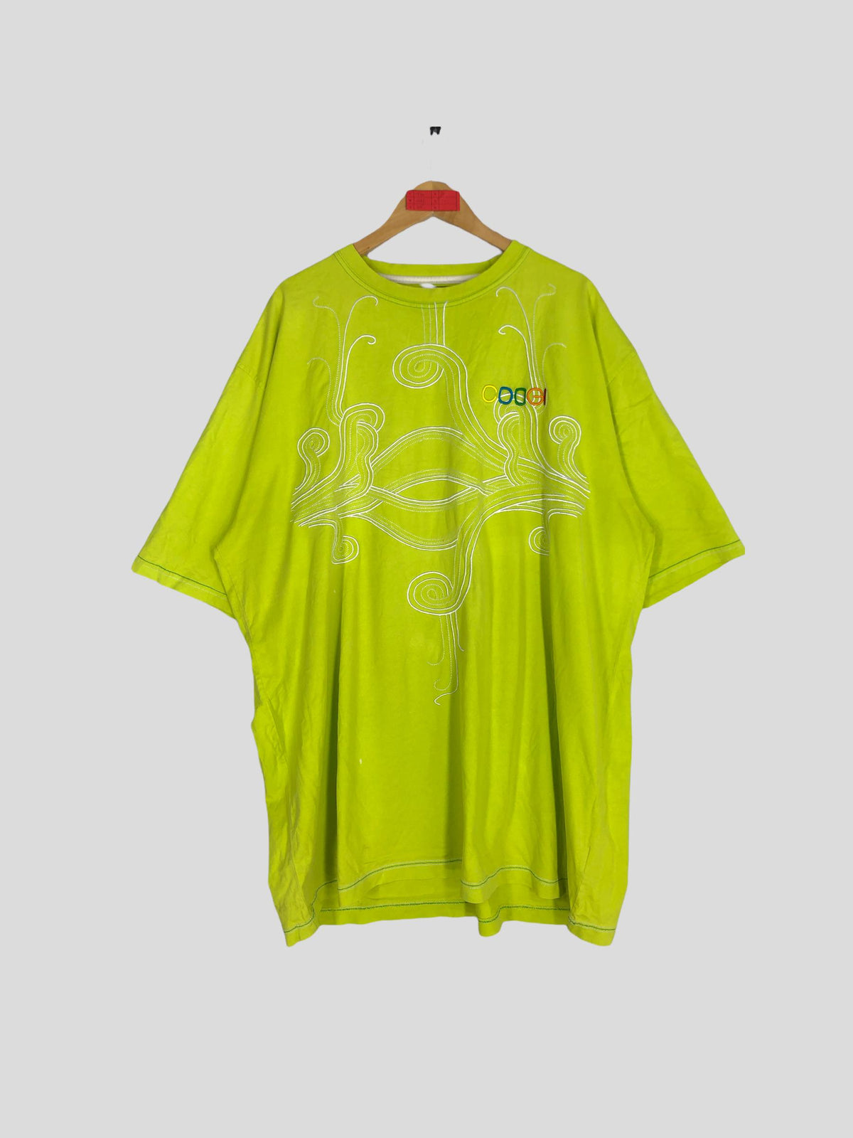 Vintage COOGI Embroidery Oversized Design T Shirt Size XXXL Graphic Tee – Aesthetic Look · Trending Graphic Apparel