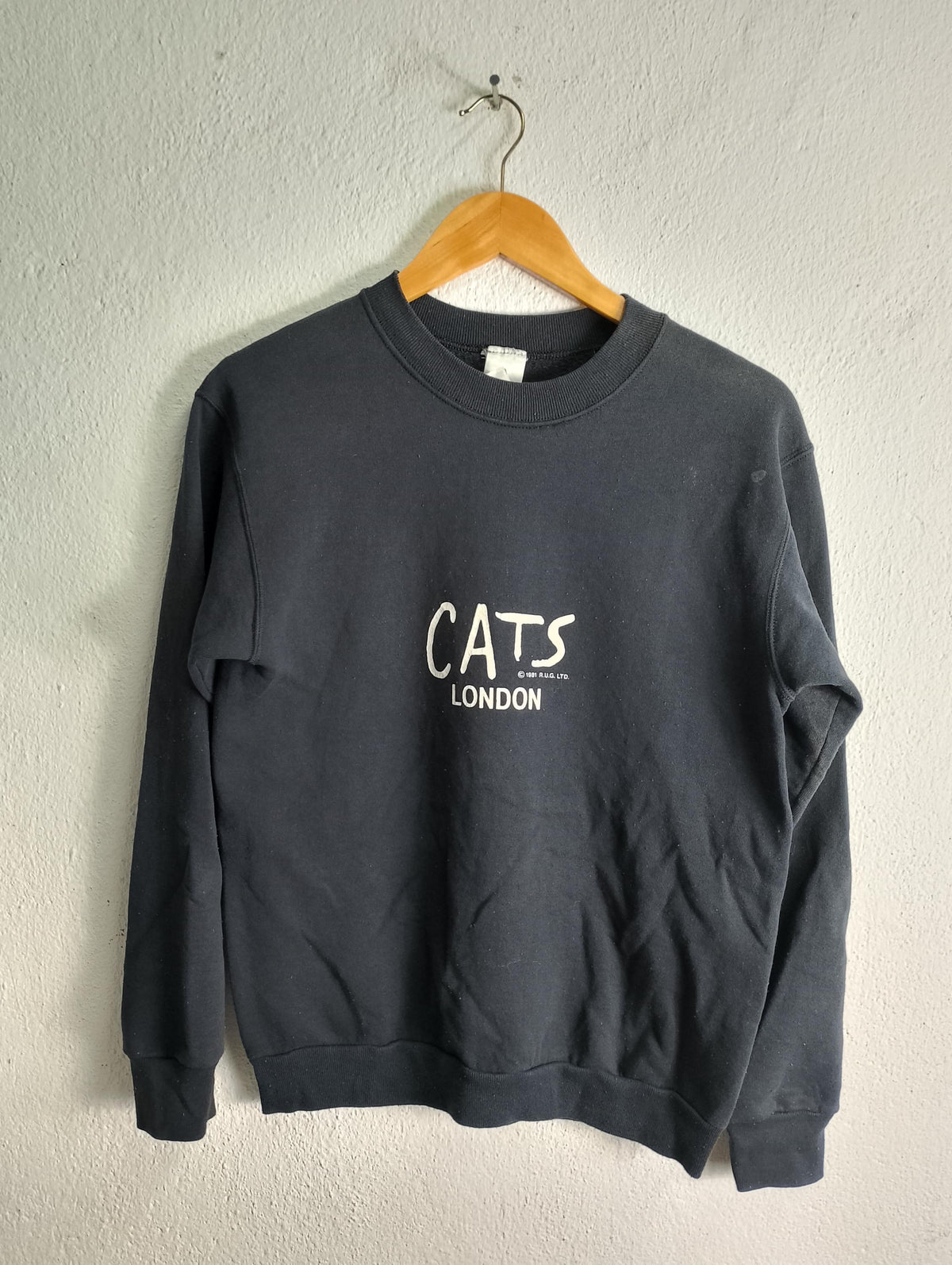 Vintage cats London crewneck sweatshirt Small Sweatshirt – Bold Style · Perfect For Daily Wear