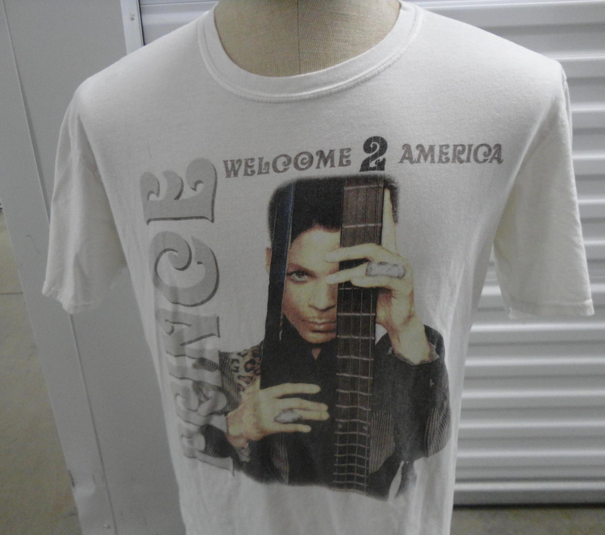 Prince and the Revolution retro T Shirt L Graphic Tee – Bold Style · High-Quality Print