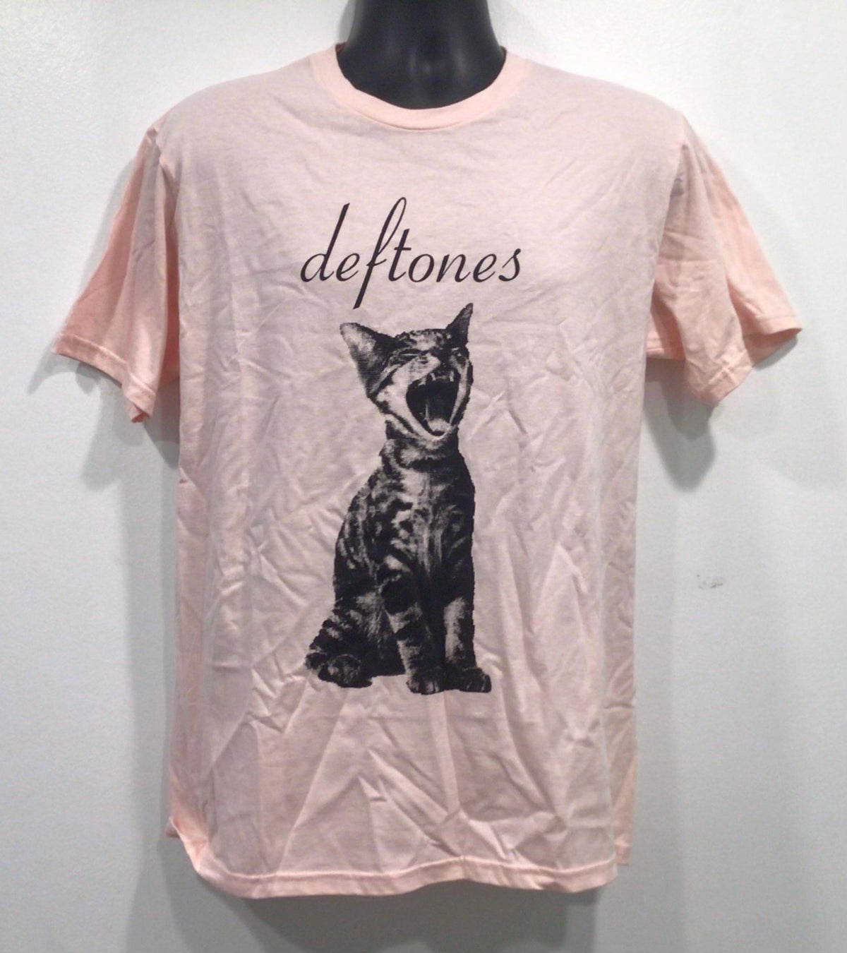 Vintage printed Deftones tee size M j525 Graphic Tee – Easygoing Wear · Trending Graphic Apparel