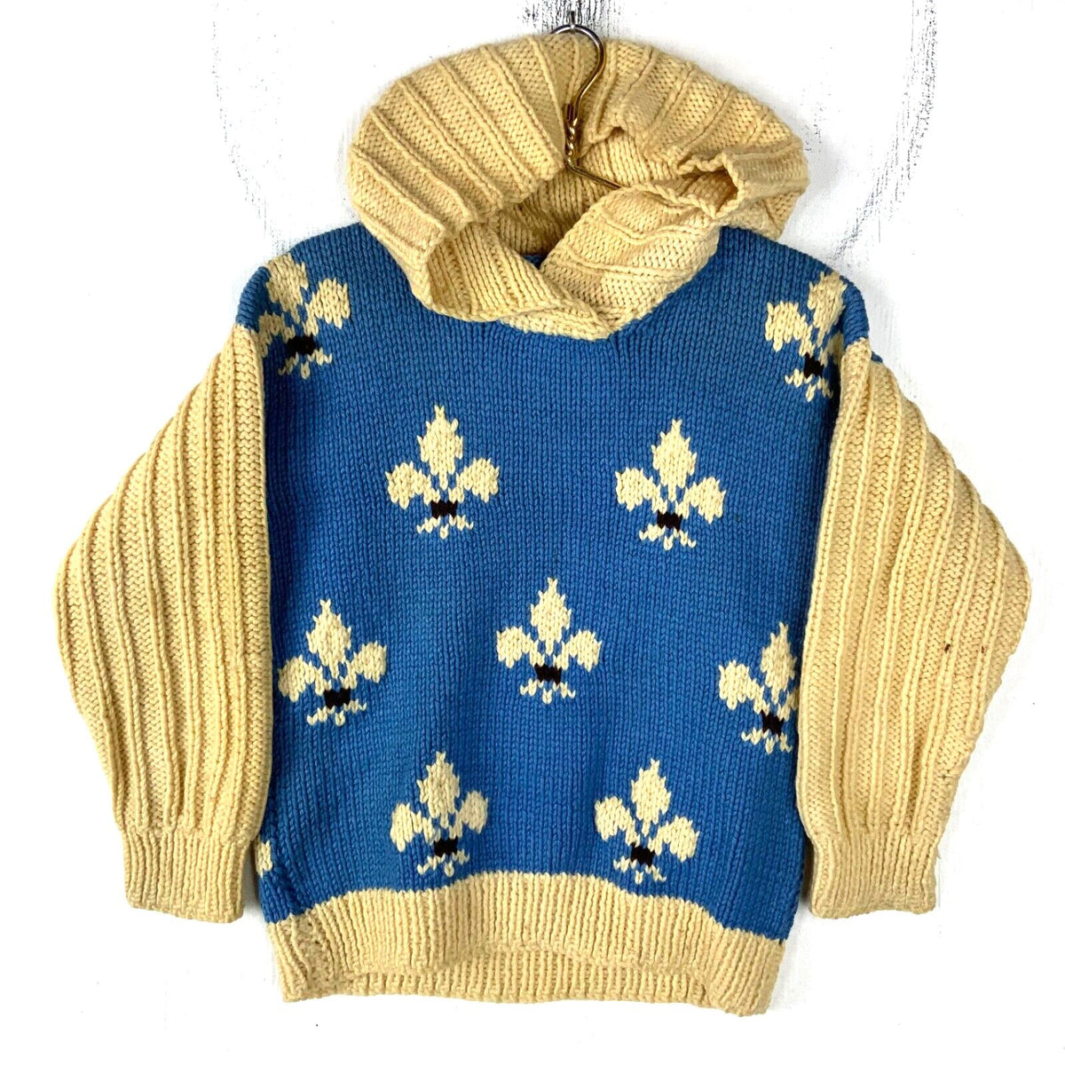 Vintage Hand Knit Wool Grandpa Sweater Size Small Beige Patterned Graphic Tee – Soft Feel · High-Quality Print