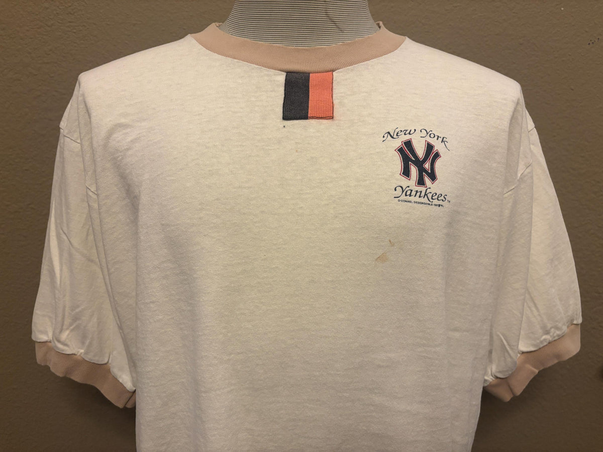 Vintage 9039s New York Yankees MLB Baseball Tshirt XL Graphic Tee – Aesthetic Look · Perfect For Daily Wear