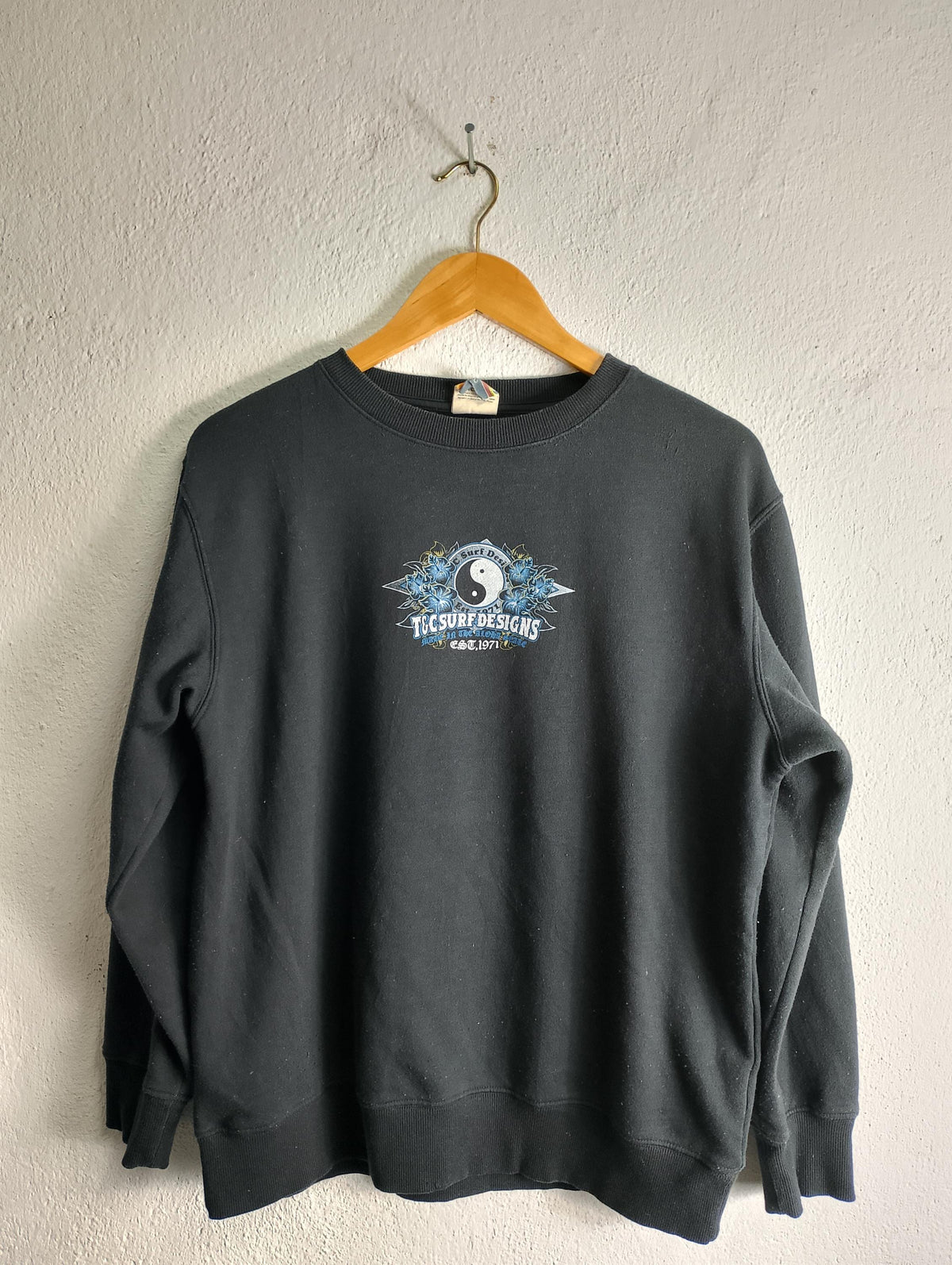 TC surf crewneck sweatshirt Large Sweatshirt – Cozy Vibes · Must-Have Style