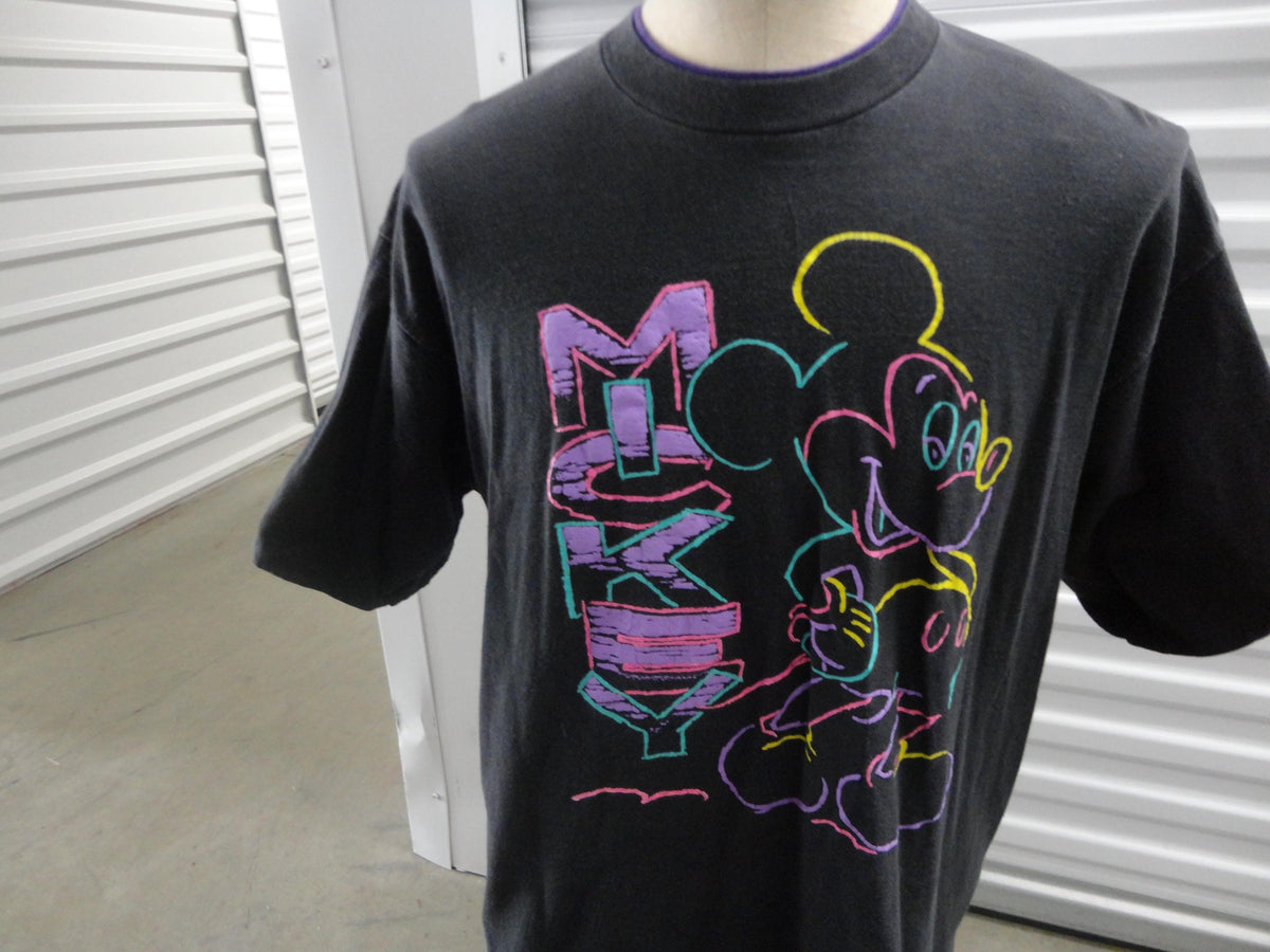 Vintage 9039s Walt Disney Mickey Mouse Black T Shirt L Graphic Tee – Aesthetic Look · Trending Graphic Apparel