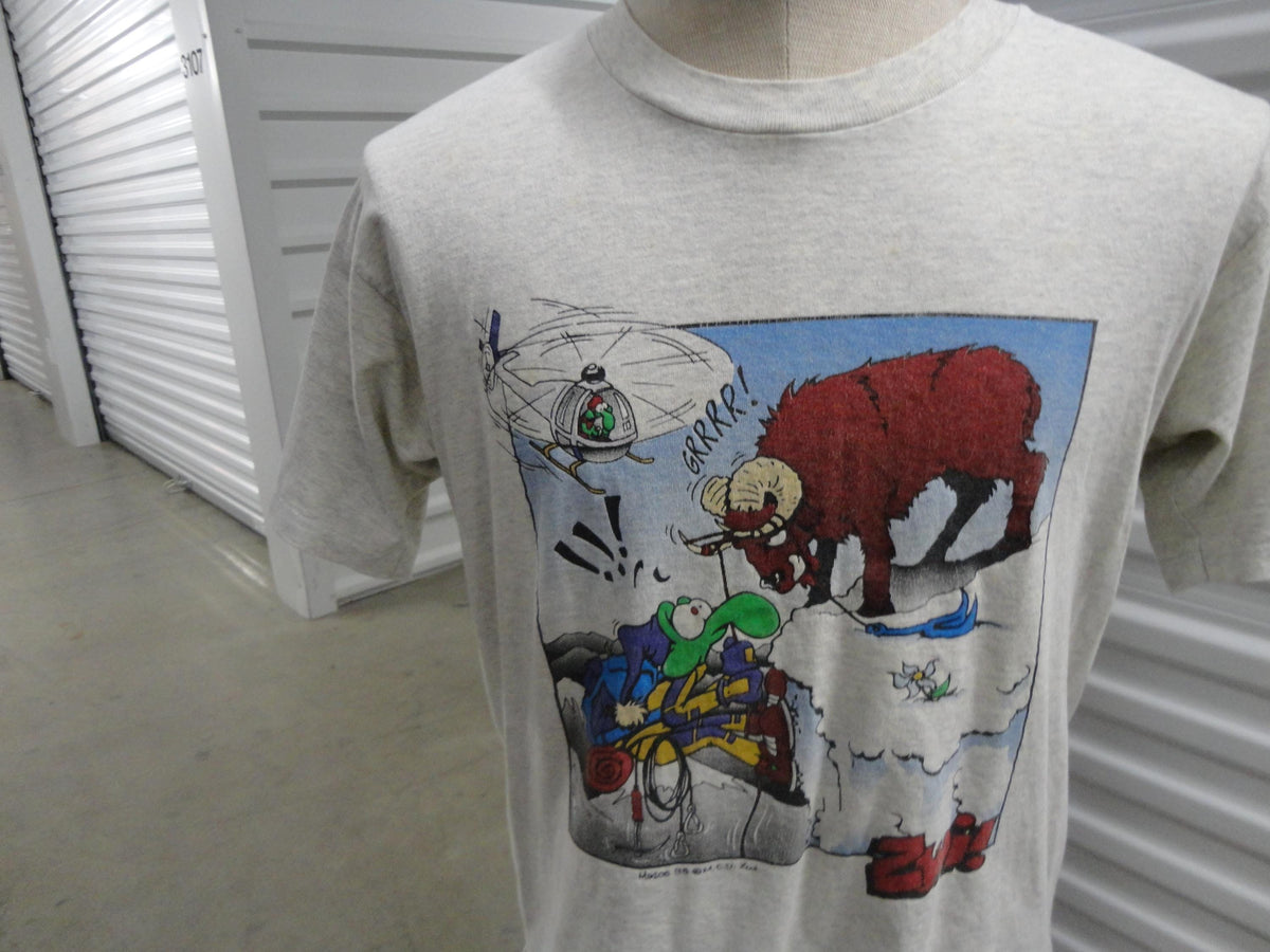 Vintage 90s Streetwear Zwi Miklos 9539 Print TShirt M Graphic Tee – Fan Favorite · Trending Graphic Apparel