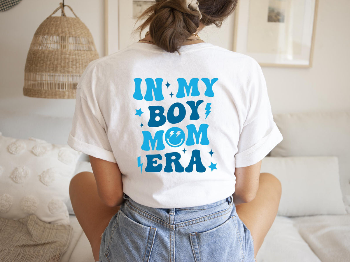 Jungsmama T Shirt mit coolem PrintBoy Mama Era TShirtIn My Boy Mama EraGeschenk fr frischgebackene MamasGeschenk zum Muttertag Graphic Tee – Premium Graphic · Great Gift For Fans