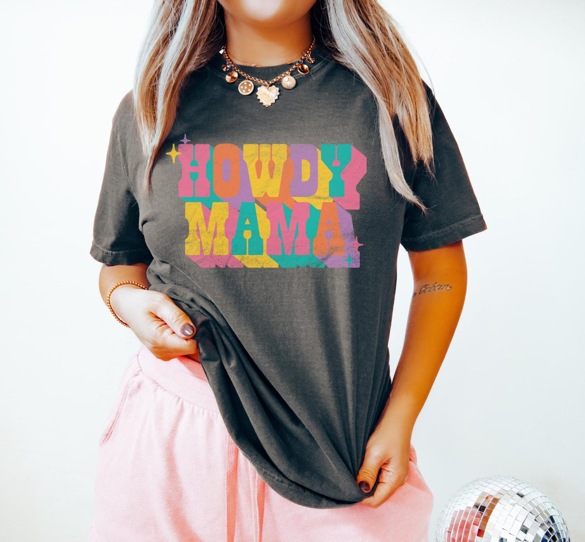 Howdy Mama Shirt Western Tshirt Western Shirt Country Girl Gift for Mama Cute Mama Shirt Graphic Tee – Warm & Stylish · Perfect For Daily Wear