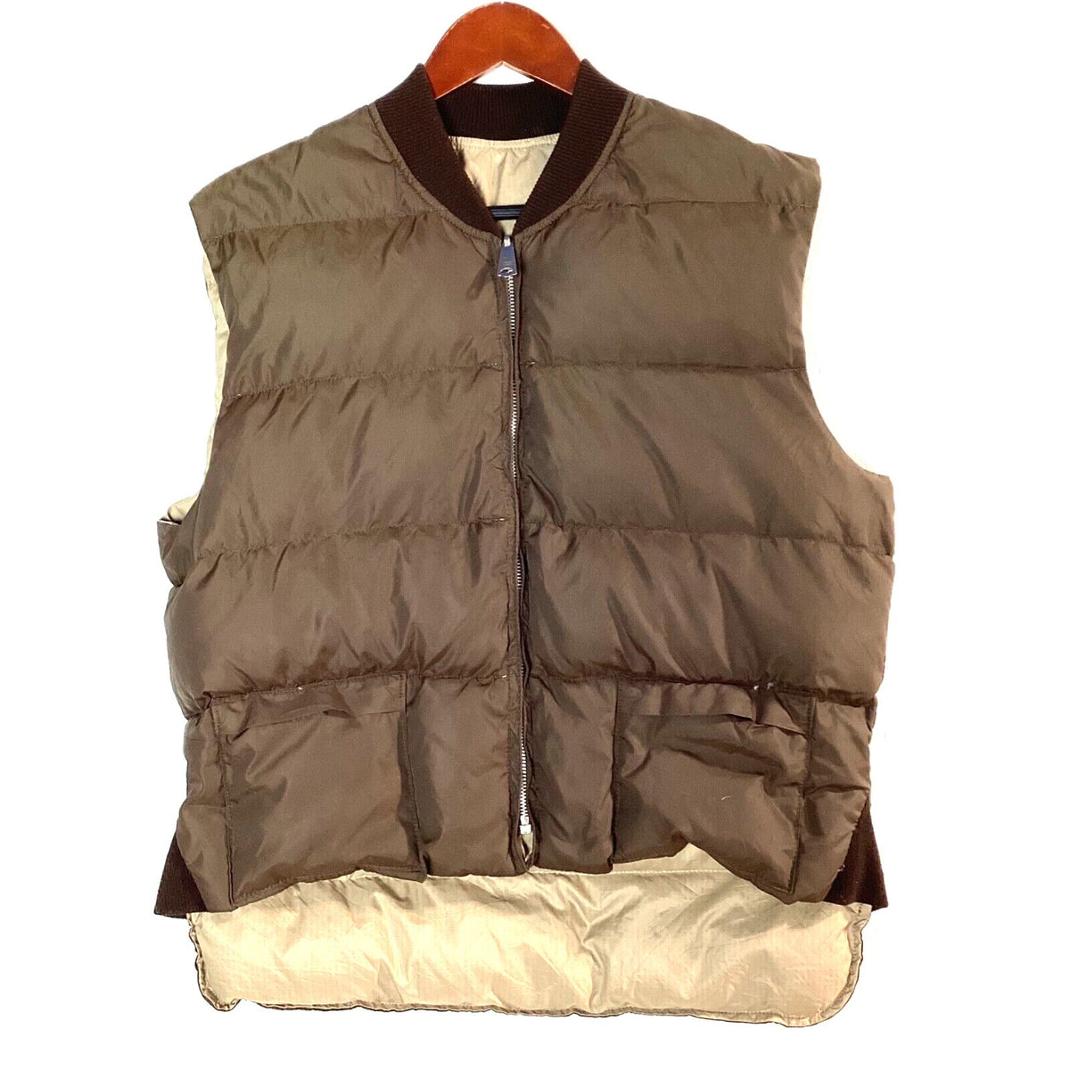 Vintage Woodwards Puffer Vest Jacket Size Small Brown Full Zip 90s Graphic Tee – Bold Style · High-Quality Print