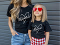 Mutter Kind PartnerlookGeschenk zum MuttertagNeugeborenen Geschenk oder GeburtstagMama Mini Matching SetGeschenkidee zur Geburt Graphic Tee – Feel-Good Design · Great Gift For Fans