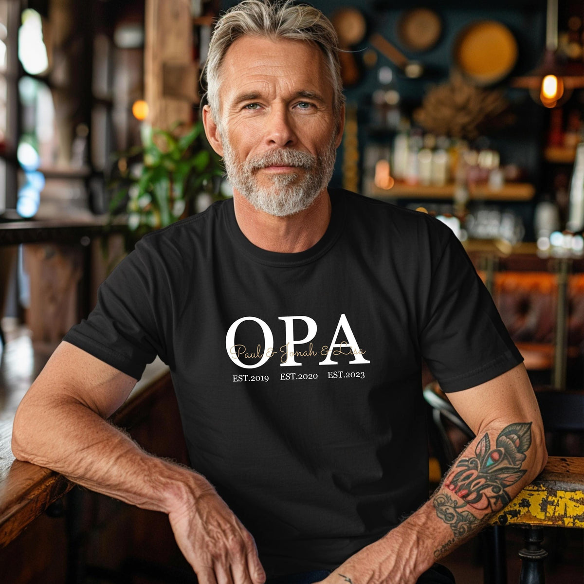 Personalisiertes Geschenk fr Oma Opa T Shirt mit Enkelnamen Individuelle und liebevolle Geschenkidee fr Groeltern Graphic Tee – Easygoing Wear · Trending Graphic Apparel