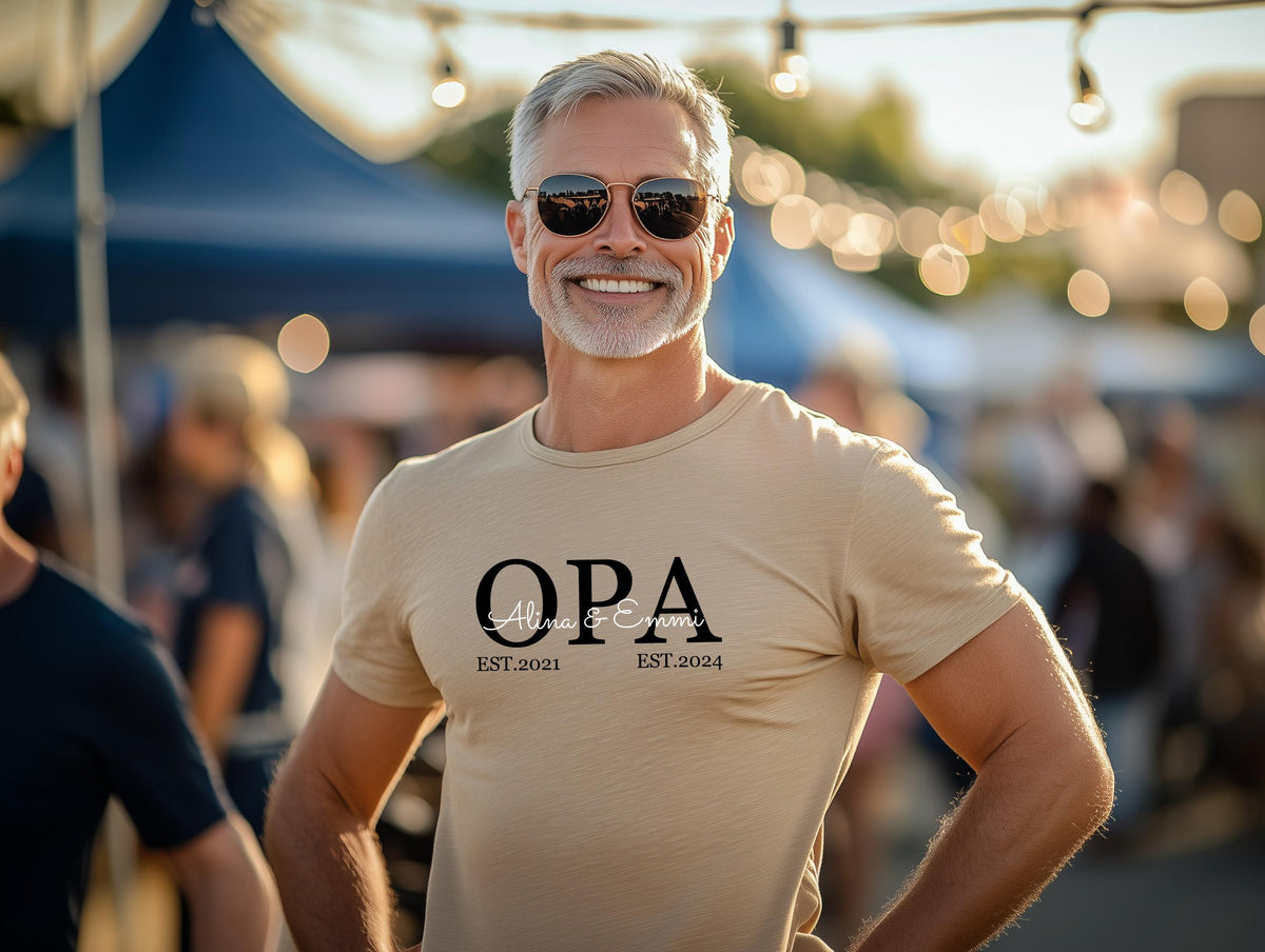 T Shirt fr Oma Opa mit EnkelnamenIndividuelle GeschenkideeGeschenk fr GroelternPersonalisiertes Groeltern Geschenk Graphic Tee – Aesthetic Look · Great Gift For Fans
