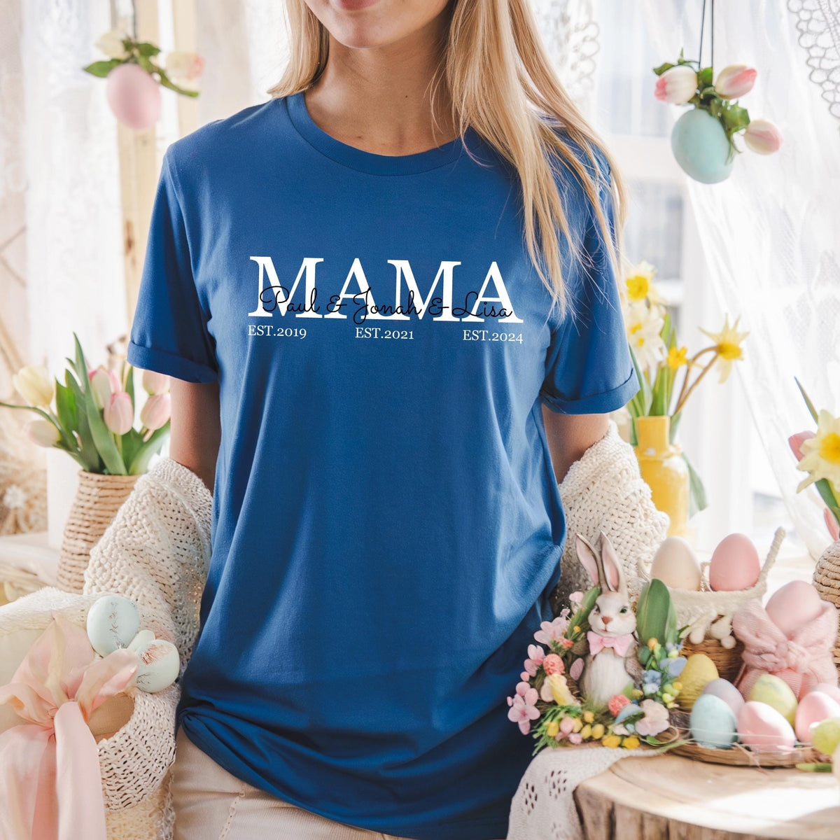 Individuelles Mama Shirt mit Namen Jahren Perfektes Geschenk zum Geburtstag oder MuttertagMuttertagsgeschenkGeschenk fr Mamas Graphic Tee – Soft Feel · Trending Graphic Apparel