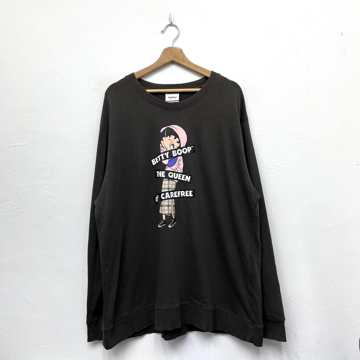 Betty Boop The Queen Of Carefree Crewneck Pullover Sweatshirt Size XL Sweatshirt – Fan Favorite · Trending Graphic Apparel