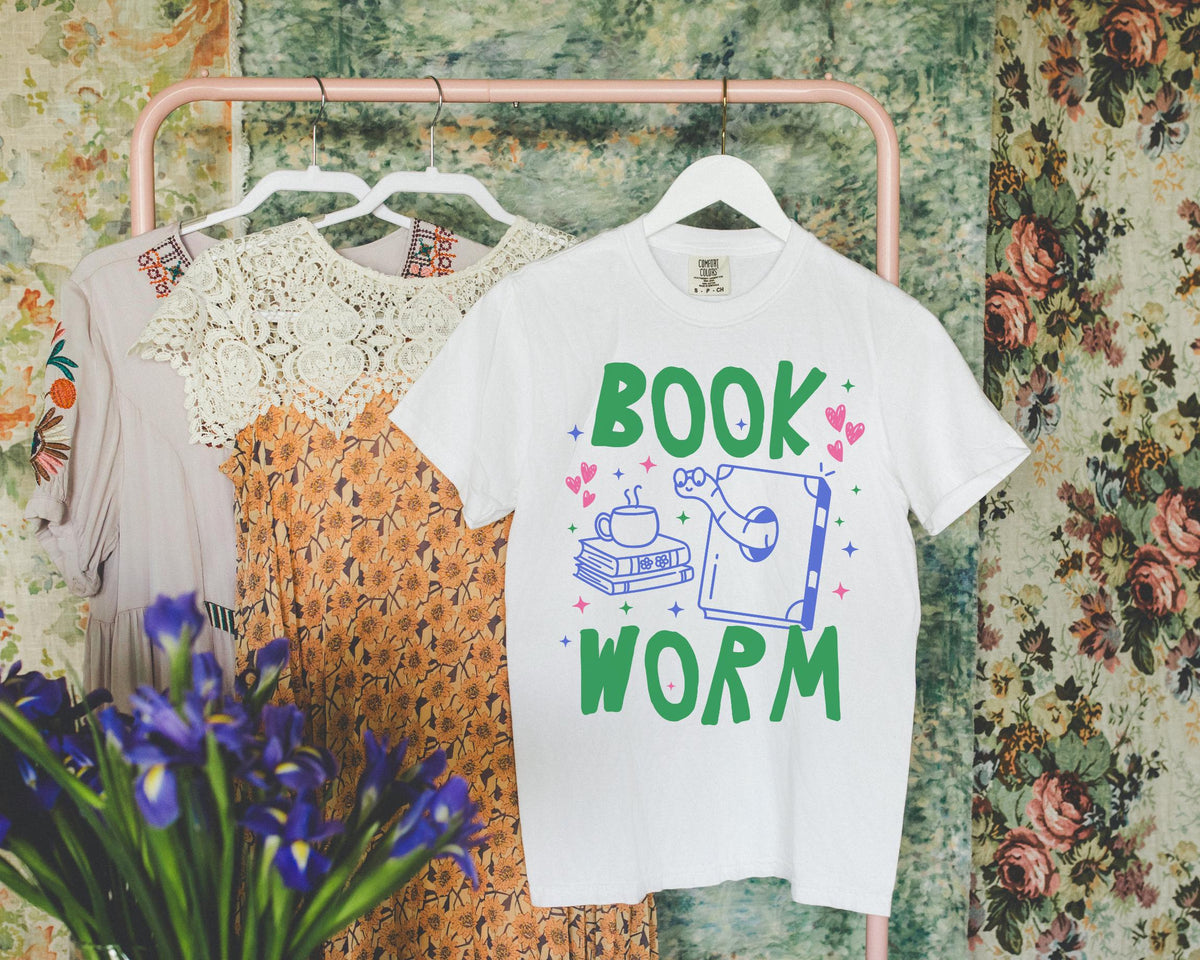 Cute Bookworm TShirt for Reading Teacher or School Librarian Adorable Y2K 90s Aesthetic Book Lover Tee Shirt with Hearts Romance Reader Graphic Tee – Fan Favorite · Perfect For Daily Wear