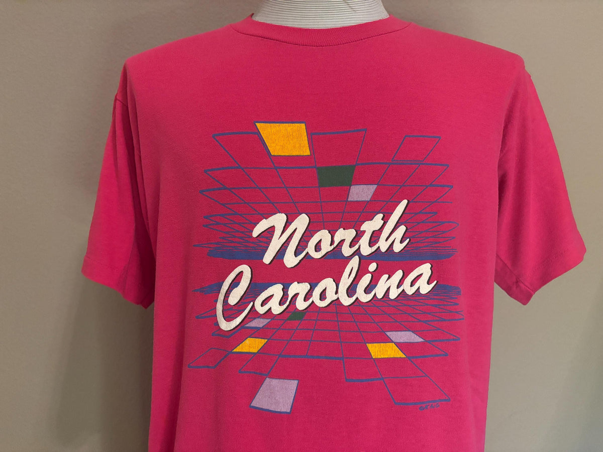Vintage 80s North Carolina Retro Grid Pink Tshirt L Graphic Tee – Bold Style · Perfect For Daily Wear