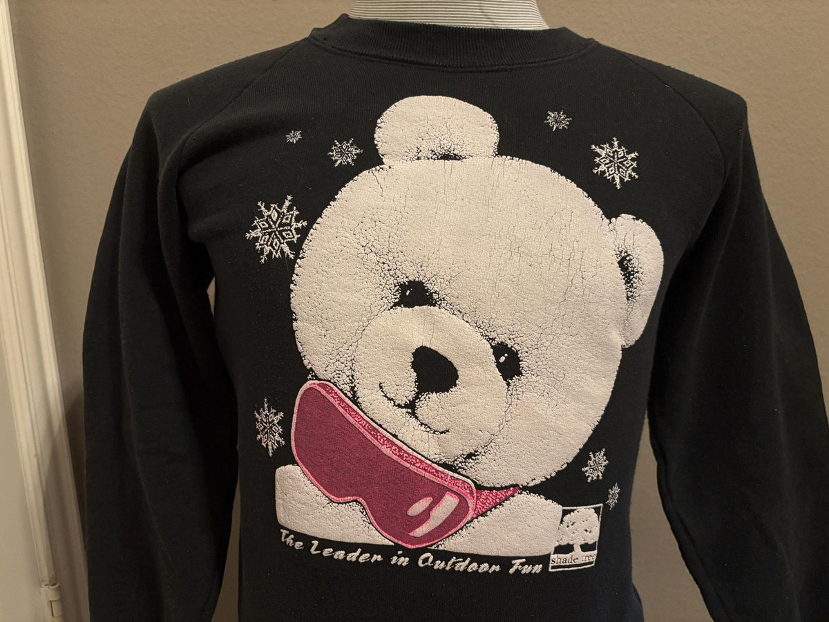 Vintage 80s Skiing Teddy Bear Shade Tree Outdoor Fun Crewneck Sweatshirt S Sweatshirt – Warm & Stylish · Trending Graphic Apparel