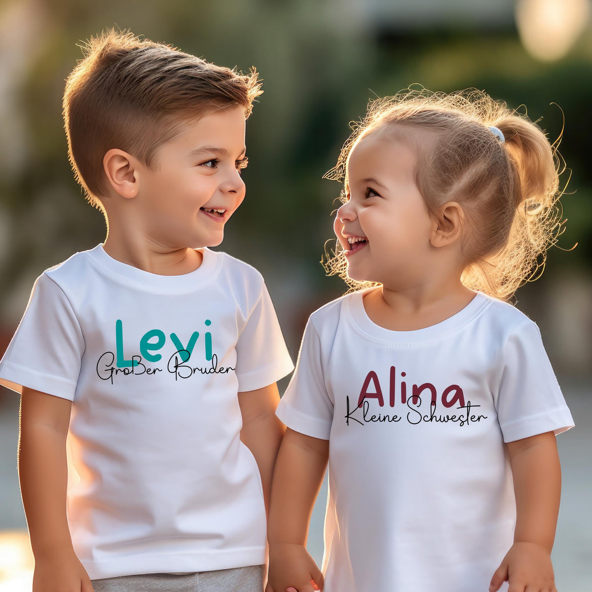 Geschwister Partnerlook T Shirts Personalisiert mit Namen Geschenk fr groe kleine Brder oder Schwestern Geburtstagsgeschenk Graphic Tee – Bold Style · High-Quality Print