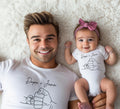 Papa Kind PartnerlookIndividuell mit NamenVater und SohnTochter OutfitPerfektes Geschenk zum VatertagGeburtstagfrischgebackene Vter Graphic Tee – Aesthetic Look · Perfect For Daily Wear