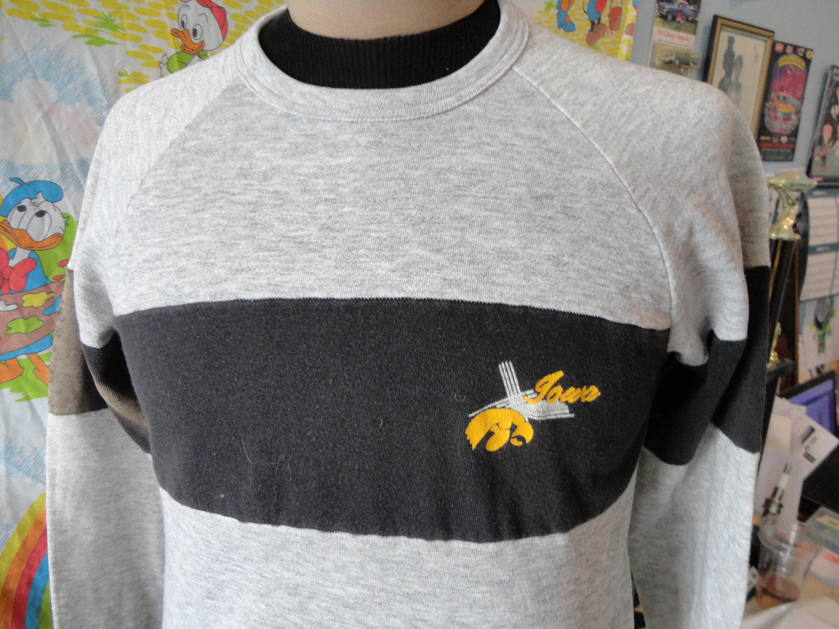 Vintage 8039s Iowa University Hawkeyes Gray Chalk Line Crewneck Sweatshirt M Sweatshirt – Soft Feel · High-Quality Print