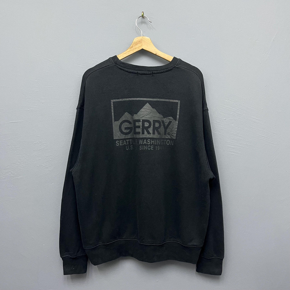 Gerry Outdoor Activewear Crewneck Sweatshirt Size XL Sweatshirt – Fan Favorite · Trending Graphic Apparel