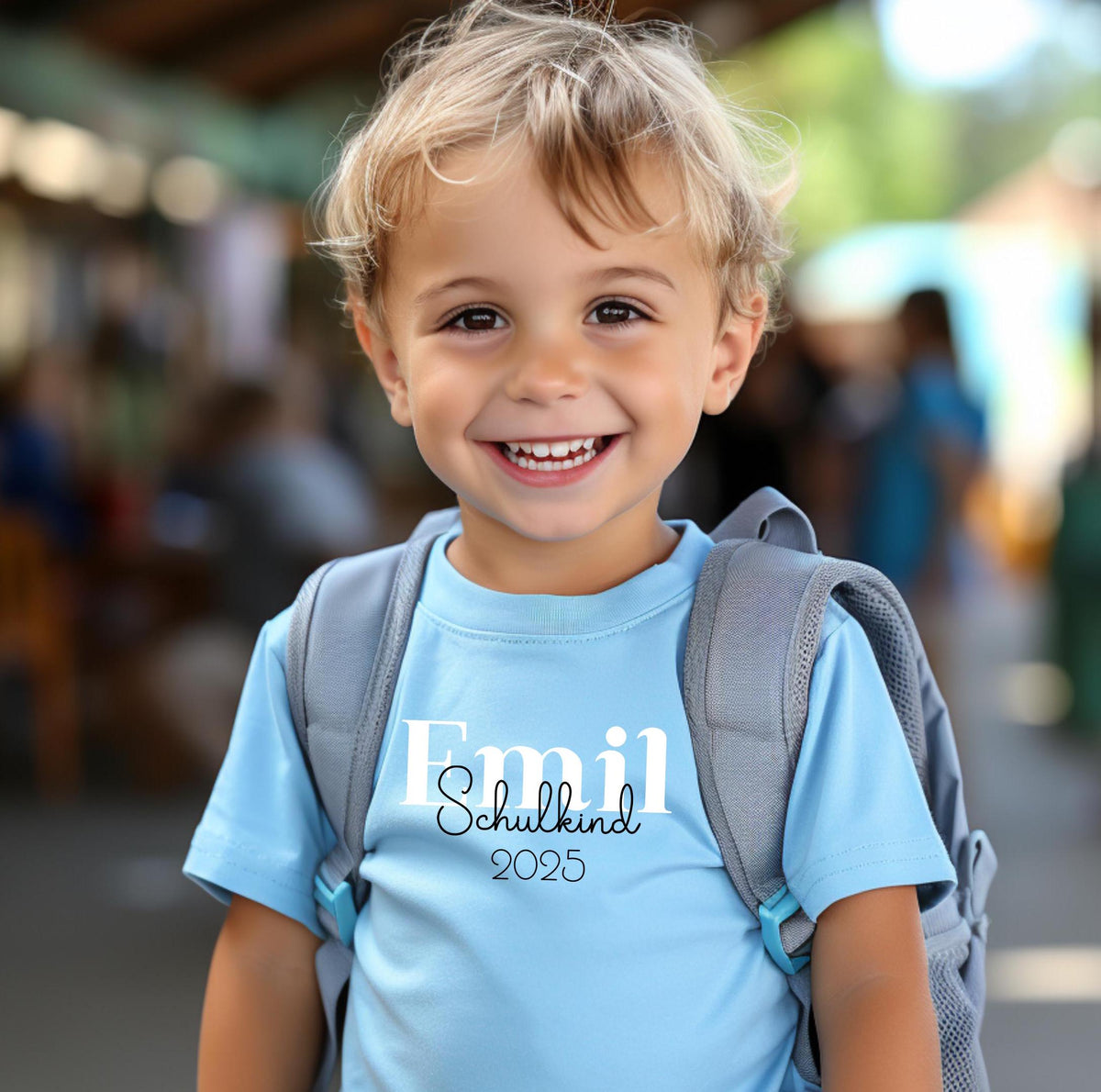 Erster Schultag T ShirtSchulkind 2025 mit NamePersonalisierte Schulkind 2025 T ShirtSchulkind TShirtTShirt zur Einschulung Schulkind Graphic Tee – Premium Graphic · Trending Graphic Apparel