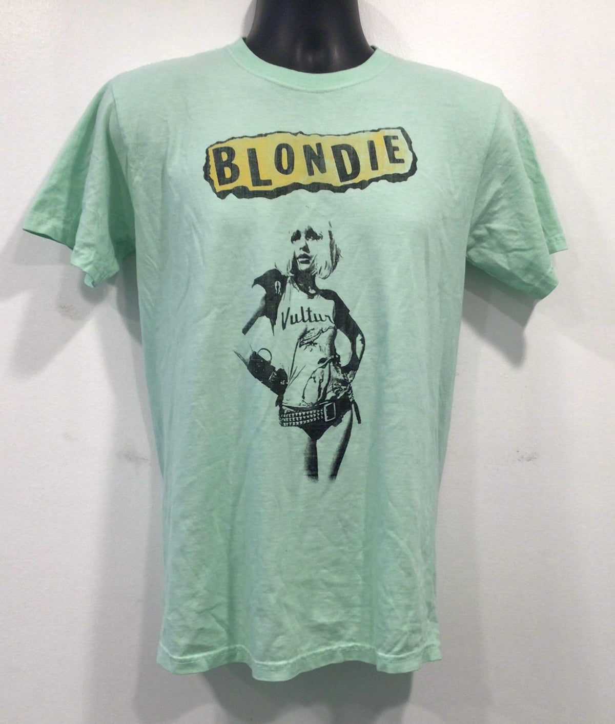 Vintage Printed Blodie tee size M j655 Graphic Tee – Easygoing Wear · Trending Graphic Apparel
