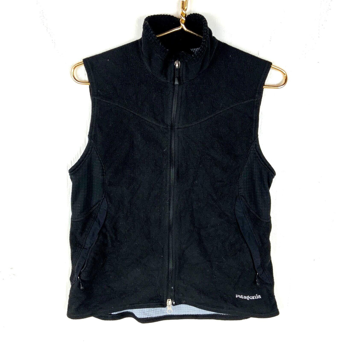 Patagonia Lightweight R4 Fleece Sweater Vest Womens Medium Black Full Zip Graphic Tee – Fan Favorite · Must-Have Style