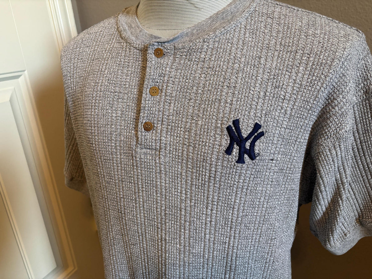 Vintage 90s New York Yankees MLB Baseball 14 Button Waffle Tshirt XXL Graphic Tee – Feel-Good Design · Perfect For Daily Wear