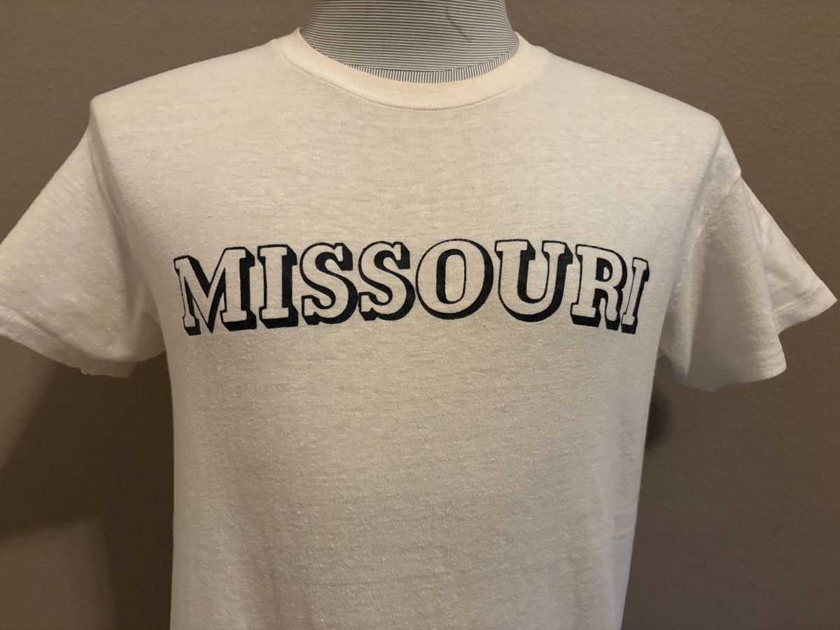 Vintage 80s Missouri United States Holly Farms Tshirt L Graphic Tee – Premium Graphic · Top Pick For Any Outfit