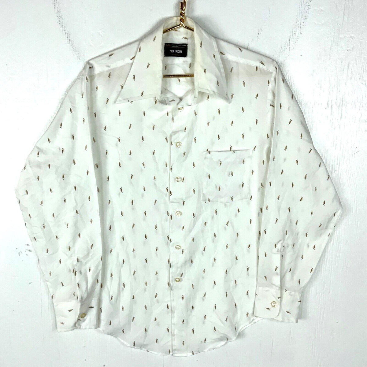 Vintage JC Penney Shirt XL White Long Sleeve Button Up Feather 80s Graphic Tee – Aesthetic Look · Must-Have Style