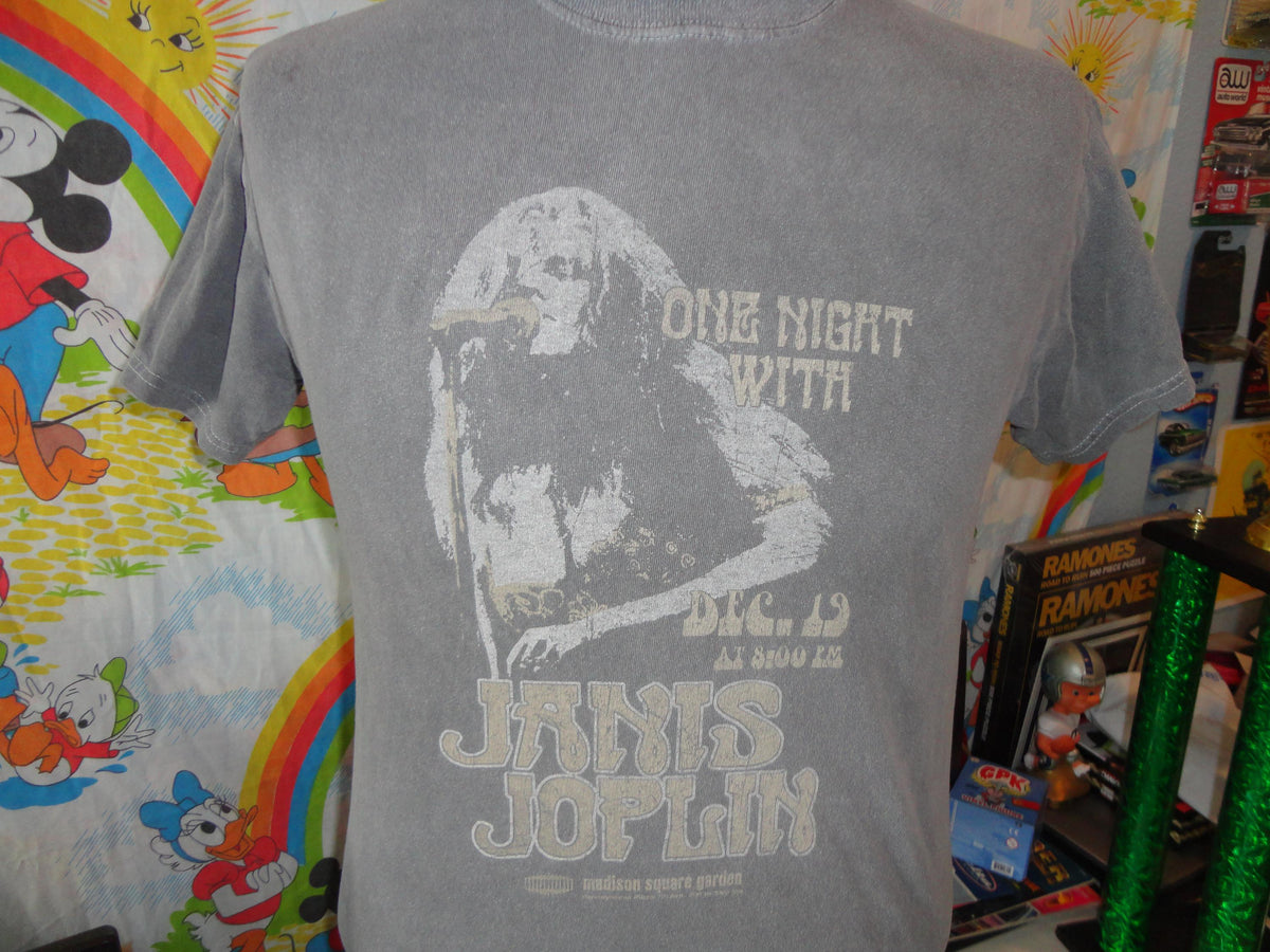 JANIS JOPLIN gray Retro T Shirt Fits Size M Graphic Tee – Cozy Vibes · Great Gift For Fans