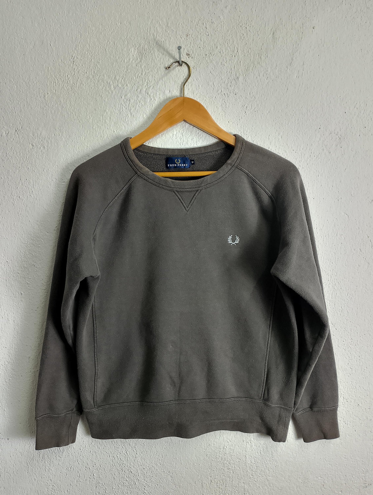Fred Perry crewneck sweatshirt small medium Sweatshirt – Feel-Good Design · Perfect For Daily Wear