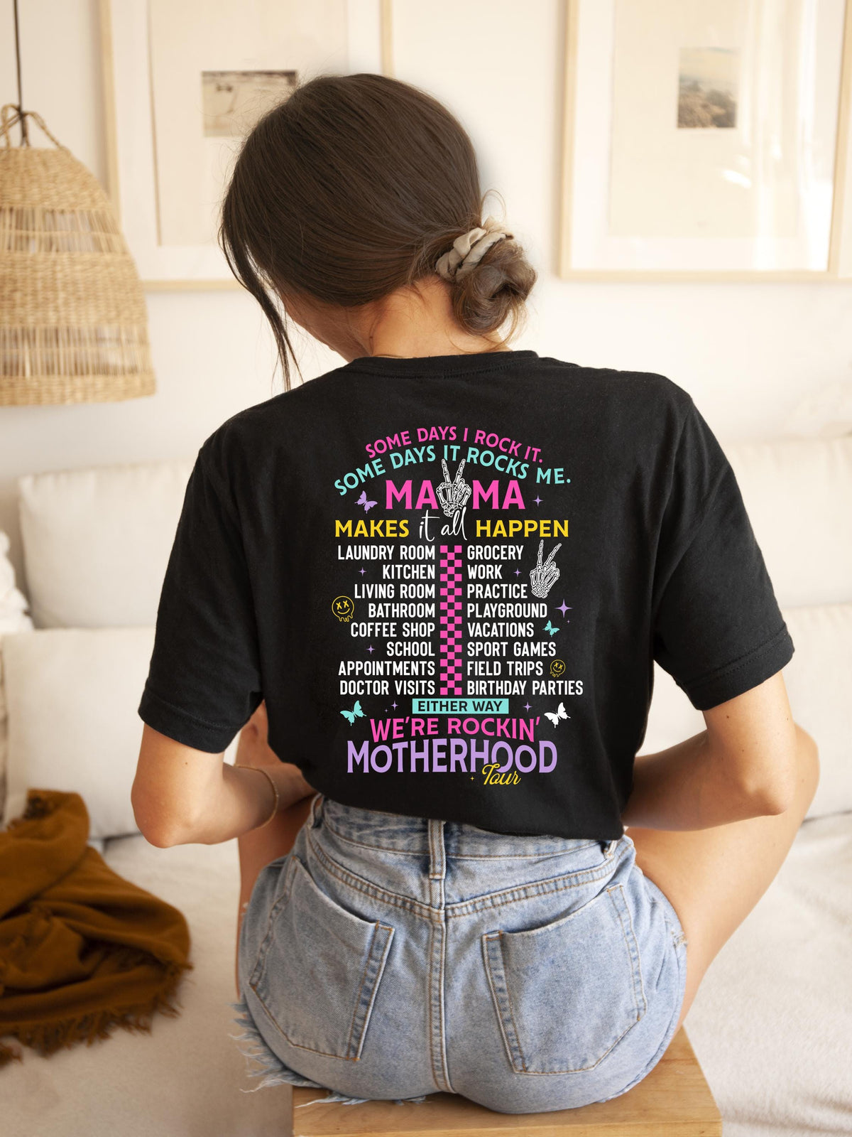 MAMA T ShirtBequemes Mama HoodieMuttertag Baby Shower GeschenkMama TShirtGeburtstag GeschenkMuttertagsgeschenkeMAMA 2025 Hoodie – Feel-Good Design · Trending Graphic Apparel