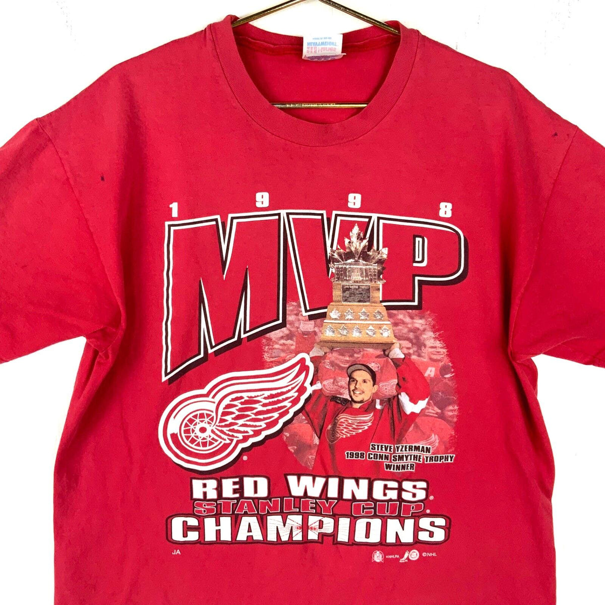 Vintage Detroit Red Wings Stanley Champs Tshirt XL Nhl 1998 Mvp Steve Yzerman Graphic Tee – Warm & Stylish · Must-Have Style