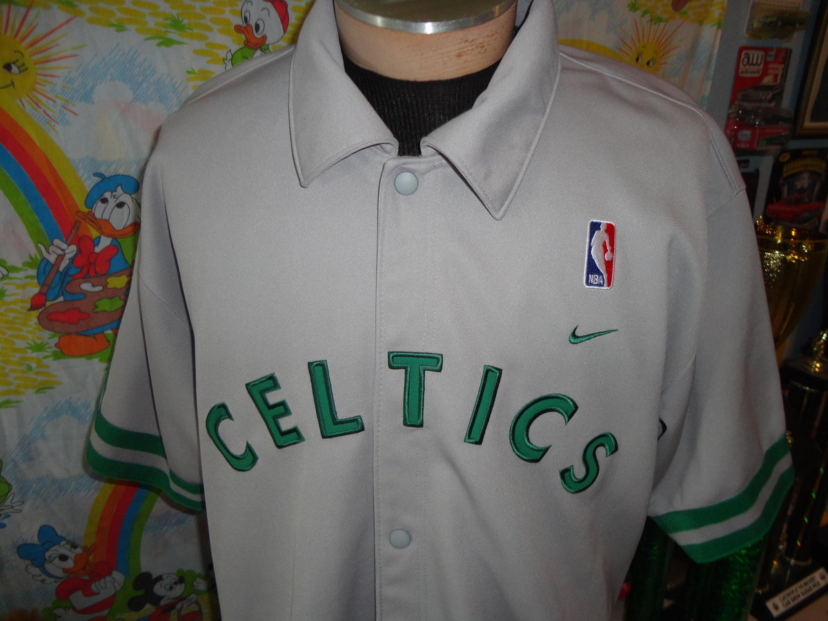 Vintage Nike 1925 Rewind Boston Celtics Warm Up Shooting Shirt Jacket Mens XL Graphic Tee – Feel-Good Design · High-Quality Print