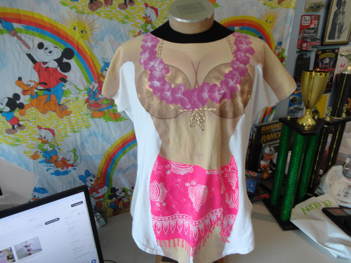 Vintage 9039s Hawaiian Dancer Hula Girl Bikini Cover Up beach AOP Hawaii T Shirt Size XL Graphic Tee – Warm & Stylish · Trending Graphic Apparel